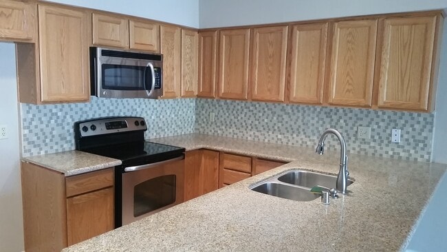1098 Glenbridge Cir in Westlake Village, CA - Building Photo - Building Photo