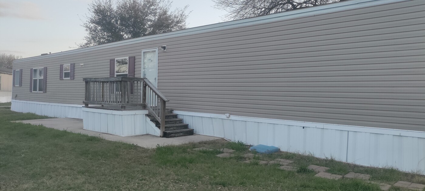 8622 S Zarzamora St, Unit 389 in San Antonio, TX - Building Photo