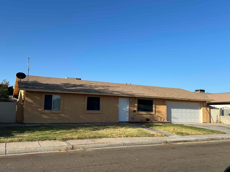 4649 W 19th St in Yuma, AZ - Building Photo