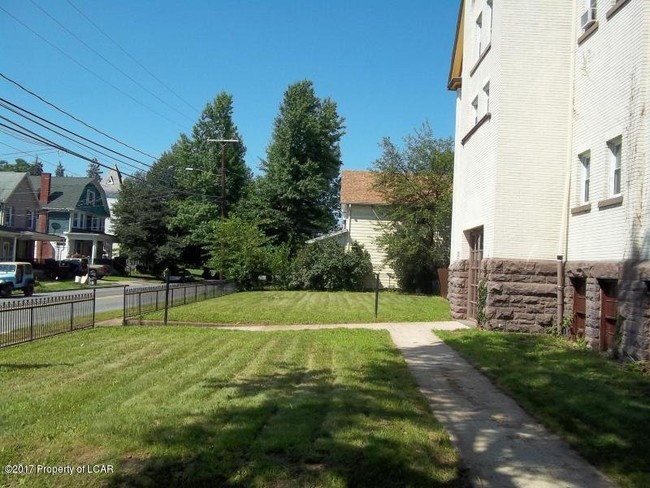 89 Carey Ave, Unit 5 in Wilkes-Barre, PA - Building Photo - Building Photo