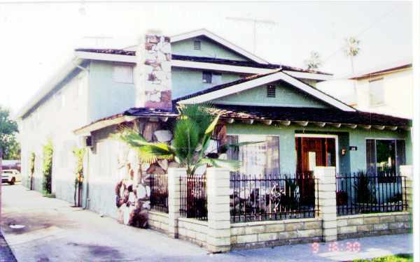 319 Walnut Ave in Long Beach, CA - Foto de edificio - Building Photo