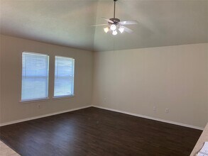 17123 Oakwood Chase Dr in Spring, TX - Building Photo - Building Photo