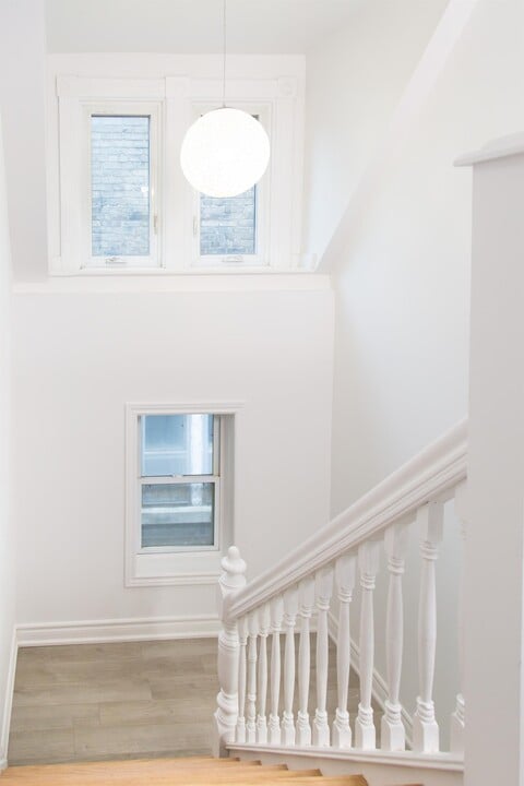 1267 King St W in Toronto, ON - Building Photo