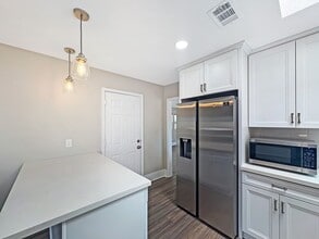 8455 Jade Coast Dr in San Diego, CA - Building Photo - Building Photo