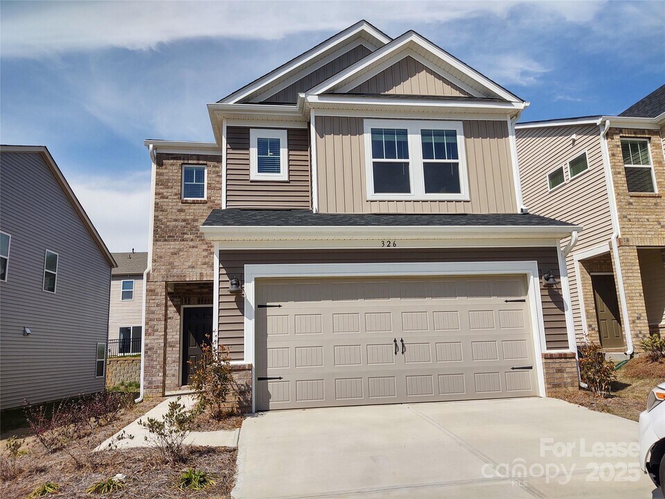 326 Hyssop Ct in Fort Mill, SC - Building Photo