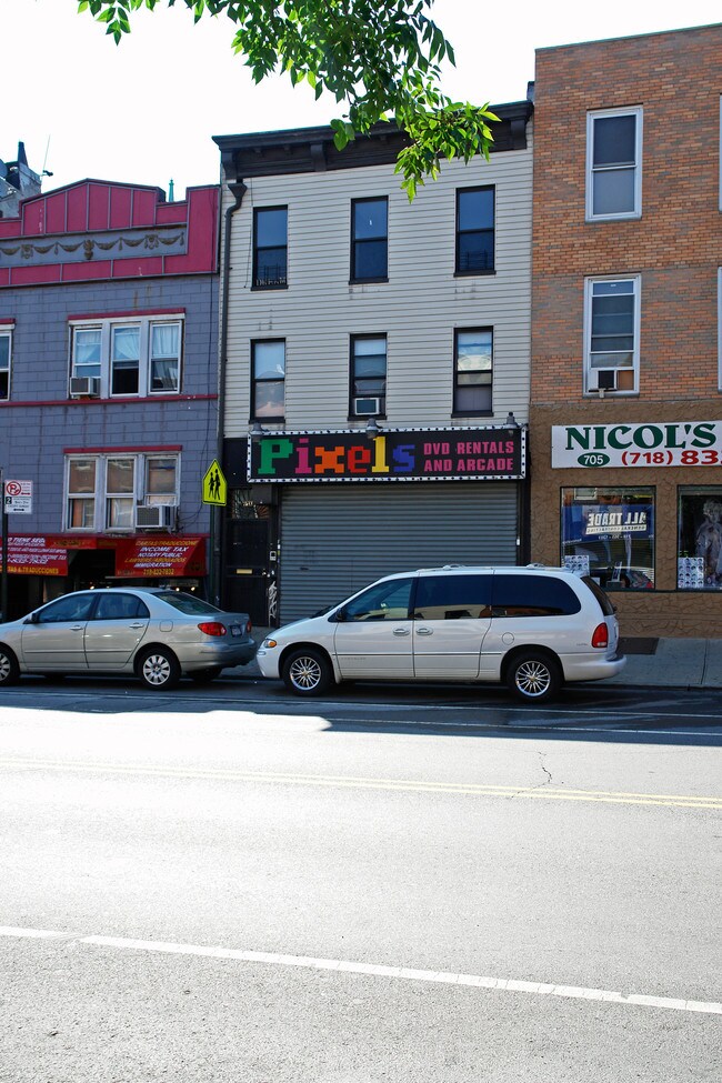 703 5th Ave