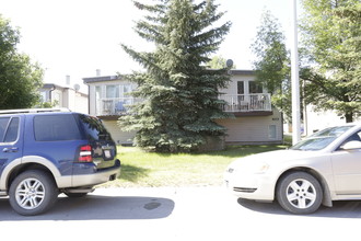 403 9th Ave SW in High River, AB - Building Photo - Building Photo