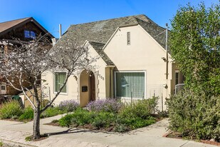 708 Calmar Ave in Oakland, CA - Building Photo