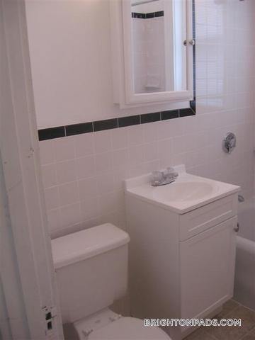 1615 Commonwealth Ave in Boston, MA - Building Photo - Building Photo