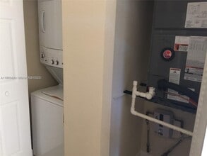 17105 SW 96th St in Miami, FL - Building Photo - Building Photo