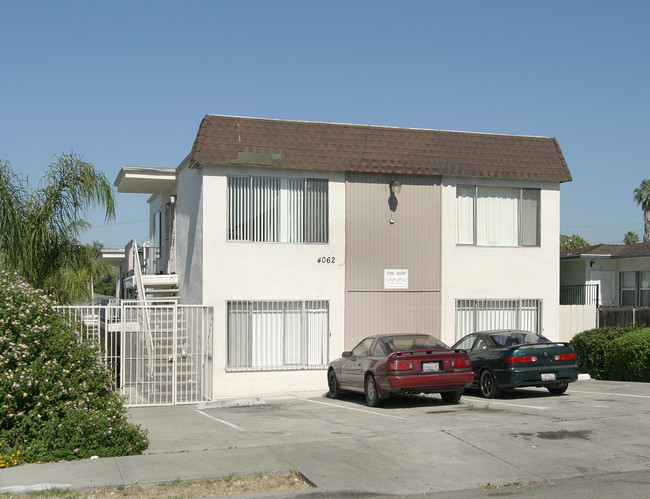 9 Units in San Diego in San Diego, CA - Building Photo - Building Photo