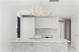 501 NE 31st St, Unit 1508 in Miami, FL - Building Photo - Building Photo