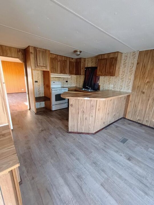 858 N Quail Valley Loop in Joplin, MO - Building Photo