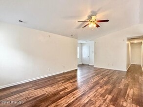 222 Redberry Dr in Richlands, NC - Building Photo - Building Photo