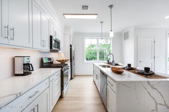 298 Westwood Ave in Long Branch, NJ - Building Photo - Building Photo