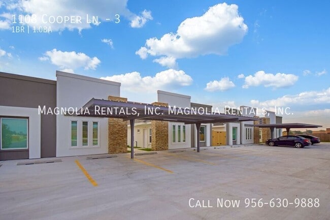 1108 Cooper Ln, Unit 3 in San Juan, TX - Foto de edificio - Building Photo