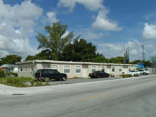 4401 SW 20th St in Hollywood, FL - Foto de edificio - Building Photo