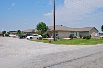 Estates of Bridgeport in Bridgeport, TX - Building Photo - Building Photo