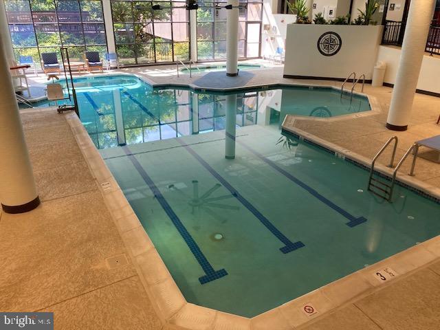 5902 Mt Eagle Dr in Alexandria, VA - Building Photo - Building Photo