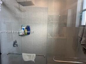 631 NW 204th St in Miami, FL - Foto de edificio - Building Photo