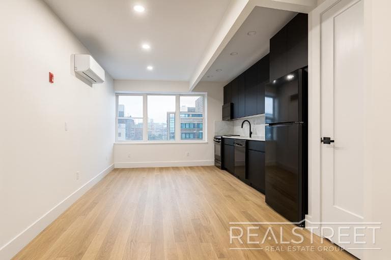 Malcom X Blvd in Brooklyn, NY - Building Photo