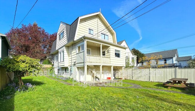 property at 3225 Lombard Ave