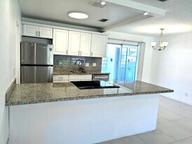 111 NW 31st Ct in Pompano Beach, FL - Building Photo