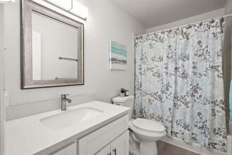 38 Asbury Ct in Pittsburg, CA - Building Photo - Building Photo