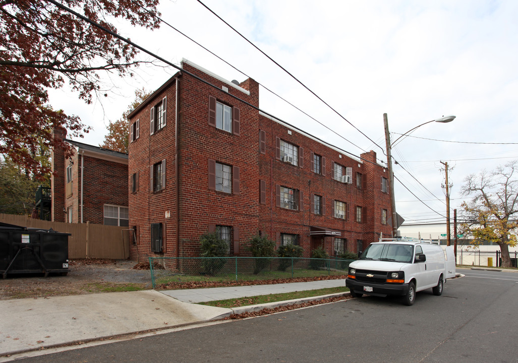 4575 Kane Pl NE in Washington, DC - Building Photo