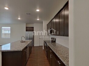 80 Cabaletta Ln in Henderson, NV - Building Photo - Building Photo