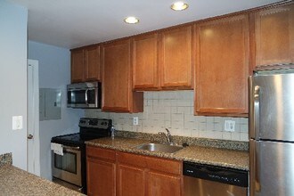 6302 Hil-Mar Dr in District Heights, MD - Building Photo - Building Photo