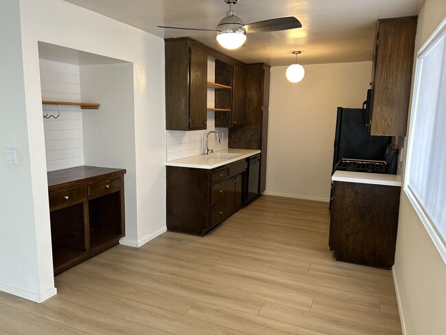 9710 Regent St, Unit #3 in Los Angeles, CA - Building Photo - Building Photo