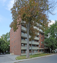 Emerald Gardens in Hamilton, ON - Building Photo - Primary Photo