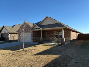 703 Tippit Ln in Greenville, TX - Building Photo - Building Photo