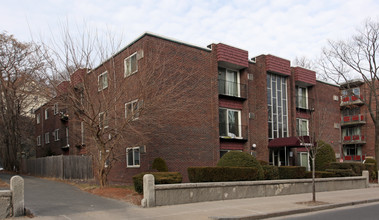 180 Mountain Ave in Malden, MA - Foto de edificio - Building Photo