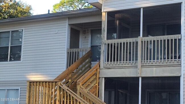 1600 Big Tree Rd in Daytona Beach, FL - Foto de edificio - Building Photo