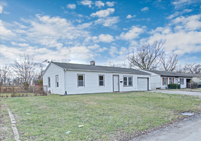 824 St Monica Dr in Sauget, IL - Building Photo - Building Photo