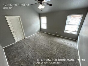 12016 SW 10th St in Yukon, OK - Building Photo - Building Photo