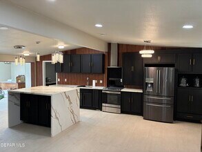 8316 W H Burges Dr in El Paso, TX - Building Photo - Building Photo