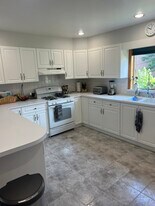 33 Gainsborg Ave E in Harrison, NY - Building Photo