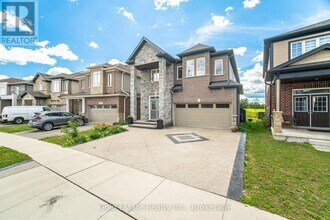 292 Freure Dr in Cambridge, ON - Building Photo - Building Photo