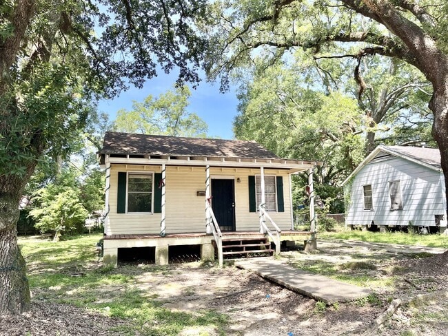 property at 3039 Conrad Dr