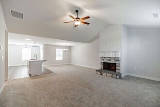 80 Creek Haven Dr in Winterville, GA - Foto de edificio - Building Photo