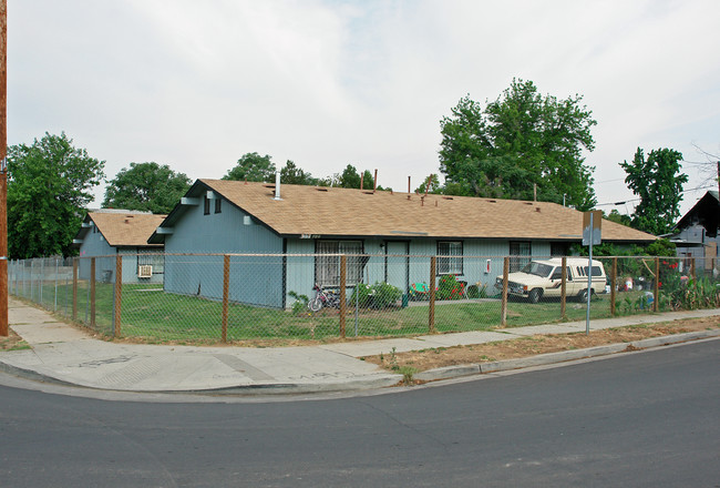 317 N Angus St in Fresno, CA - Foto de edificio - Building Photo