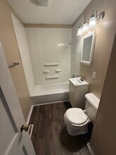 806 Lonsvale Dr in Anderson, IN - Building Photo - Building Photo