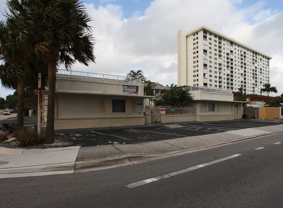 Fort Lauderdale Beach Hostel in Fort Lauderdale, FL - Building Photo