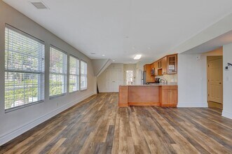 170 Undercliff Ave, Unit 3 in Edgewater, NJ - Foto de edificio - Building Photo