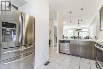 2362 Treversh Common in Burlington, ON - Building Photo - Building Photo