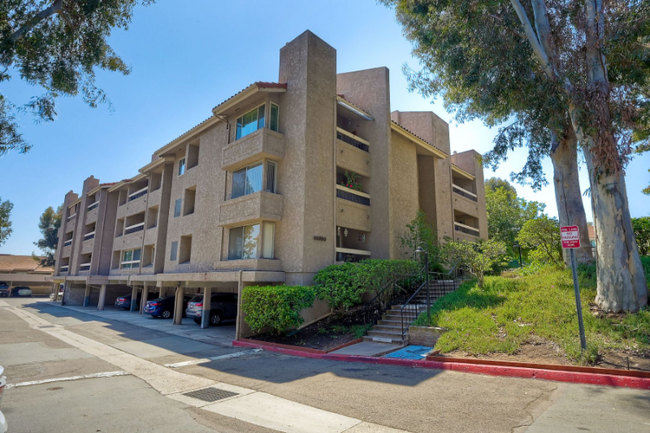 10350 Caminito Cuervo in San Diego, CA - Foto de edificio - Building Photo