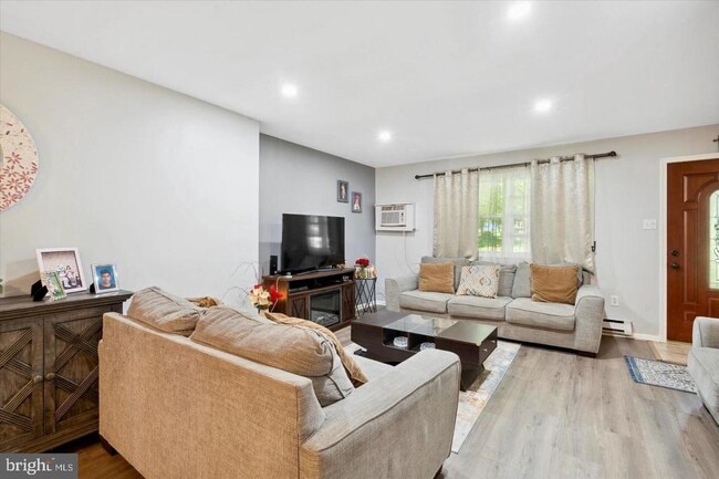 283 Cardigan Terrace in West Chester, PA - Building Photo - Building Photo